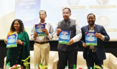 स्ट्रेटेजीक मैनेजमेंट एंड कम्पटीटिव एडवांटेज नामक पुस्तक का हुआ विमोचन