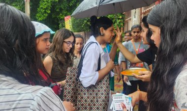 डीयू में नवागंतुक छात्रों का एबीवीपी ने किया स्वागत किया