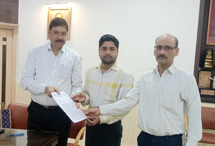 बांग्लादेश के हिन्दुओं पर हो रहे अत्याचार एवं हत्याएं रोकने के लिए भारत सरकार द्वारा तत्काल सख्त कार्रवाई की जाए !