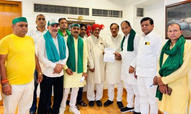 सांसद डाक्टर महेश शर्मा से मिला भाकियू भानु का एक प्रतिनिधि मंडल