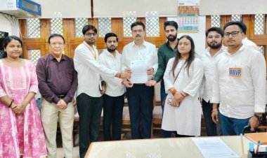 अभाविप तथा डूसू ने दिल्ली विश्वविद्यालय कुलपति को बाबासाहब आंबेडकर की प्रतिमा स्थापित करने तथा संविधान पार्क निर्माण की मांग को लेकर सौंपा ज्ञापन