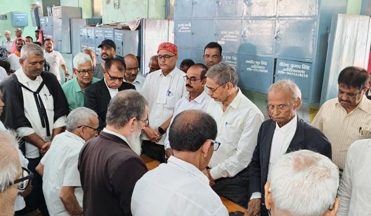 शोकसभा आयोजित कर न्यायिक कार्य से विरत रहे अधिवक्ता