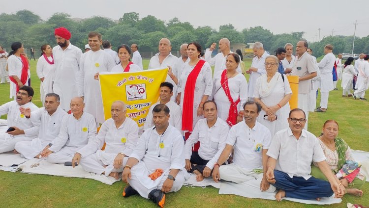 भारतीय योग संस्थान ने योग उत्सव मनाया