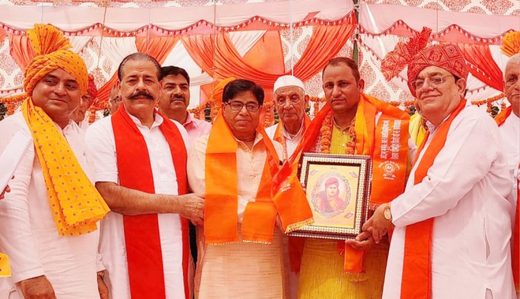 यज्ञ और योग समाज को जोड़ते हैं-राष्ट्रीय अध्यक्ष अनिल आर्य