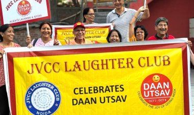 जेवीसीसी लाफ्टर क्लब दान उत्सव मना रहा है