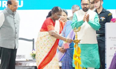 राष्ट्रपति मुर्मु ने अखिल भारतीय आयुर्वेद संस्थान के 8वें स्थापना दिवस समारोह की गरिमा बढ़ाई