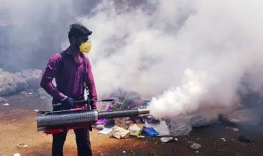 दिल्ली नगर निगम उड़ा रही जनता के खून पसीने की कमाई धुएं में - महेश मिश्रा