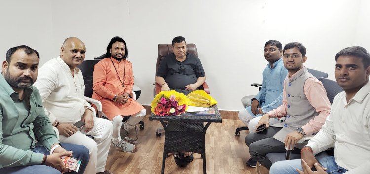 गुरुजी गौतम ऋषि द्वारा 'यमुना महा आरती' प्रारंभ करने का सराहनीय प्रयास, केंद्रीय मंत्री को सौंपे ज्ञापन 