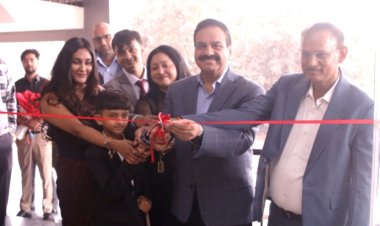 एशियन पेंट्स ने नोएडा में अपना पहला 'ब्यूटीफुल होम्स' स्टोर खोला