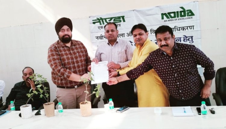 आरडब्ल्यूए 11 ने प्राधिकरण अधिकारियों के सामने रखी प्रमुख समस्याएं