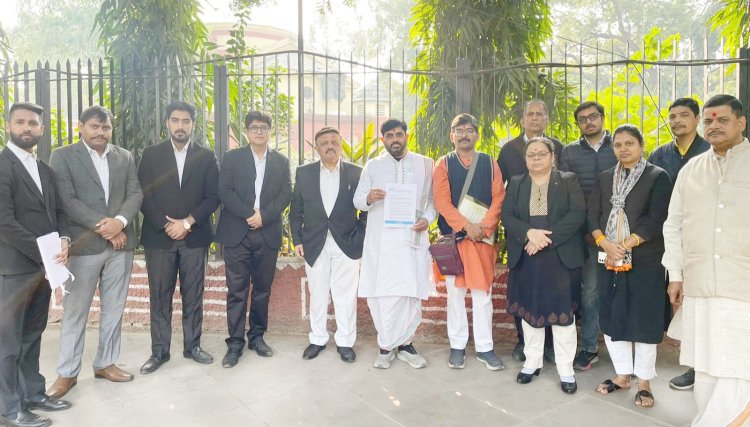 एम. एफ. हुसैन की हिंदू देवी देवताओ के अपमानजनक चित्रों की प्रदर्शनी पर तत्काल कार्रवाई करने हेतु  हिन्दू जनजागृति समिति की मांग