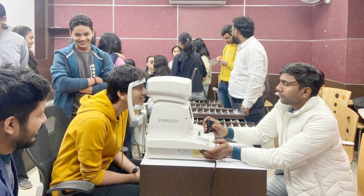 विद्यामंदिर क्लासेस ने अपने छात्रों के लिए निशुल्क स्वास्थ्य शिविर और ओरल हाइजीन कार्यशाला का किया आयोजन