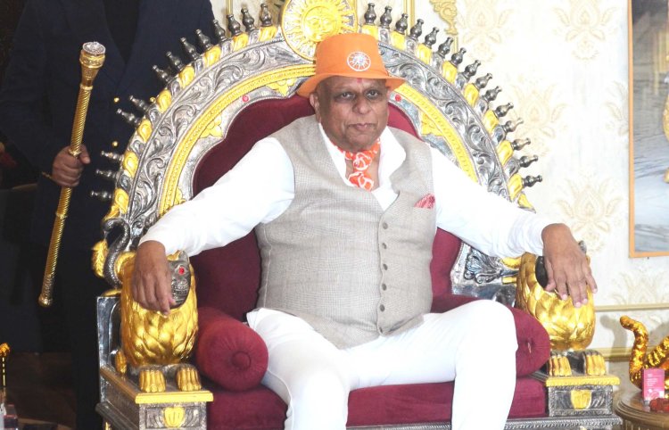 Rajarishi Spreads the Universal Message of Advait at Maha Kumbh 2025