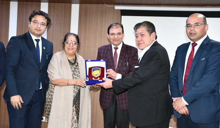 एमिटी विश्वविद्यालय में छात्रों को प्लेसमेंट के अवसर प्रदान करने के लिए जापानी कंपनियों के जॉब फेयर का आयोजन