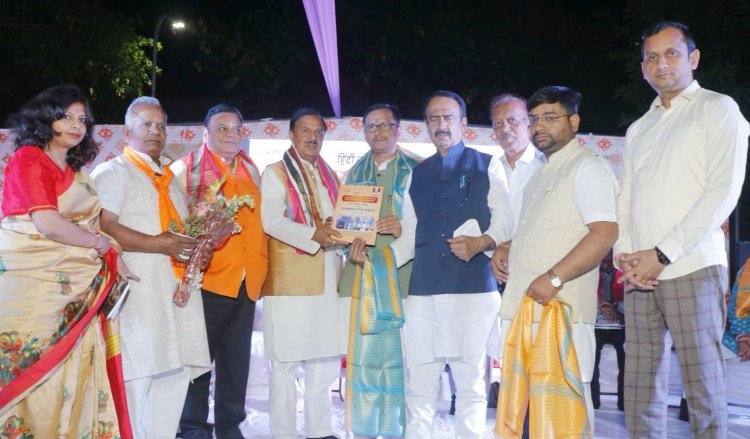 हिंदी नववर्ष समारोह एवं भव्य कवि सम्मेलन का हुआ आयोजन
