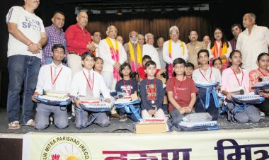 50वें वार्षिक कार्यक्रम मे साधनहीन विद्यार्थियों की मदद 