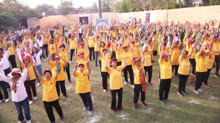 जेवीसीसी लाफ्टर क्लब के हास्य दिवस समारोह में 500 उत्साही प्रतिभागियों ने लिया भाग 