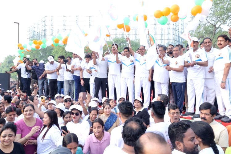 कार्यक्रम के अंत में शिवराज सिंह चौहान ने नगाड़ा बजा कर 'एक राष्ट्र एक चुनाव' का उद्घोष किया