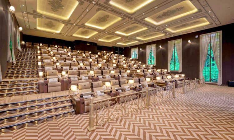 नोएडा में डीएलएफ मॉल ऑफ इंडिया में पहले डायरेक्टर्स कट के शुभारंभ की घोषणा