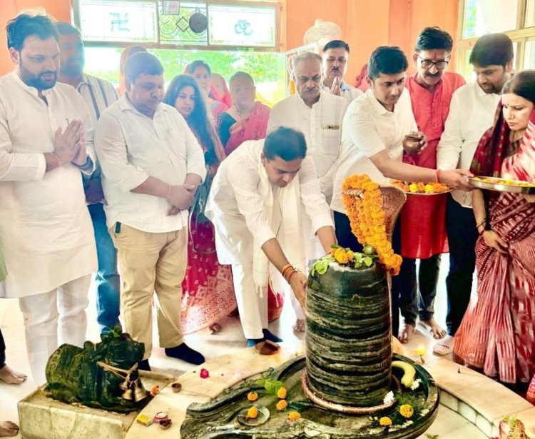 मठ मंदिर तालाब पर चलाया गया सफ़ाई अभियान चलाया
