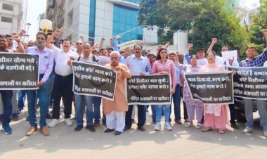 परेशान ग्रेटर नॉएडा वेस्ट के आम्रपाली घर खरीदारों ने लगभग 50 डिग्री सेल्सियस की चिलचिलाती धूप में अपने फ्लैट के लिए किया प्रदर्शन