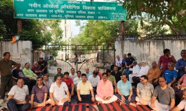पानी की समस्या के चलते सेक्टर 11 निवासियों ने किया धरना प्रदर्शन