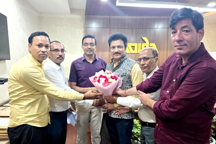 प्राधिकरण के सीईओ से मिले मीडिया क्लब के पदाधिकारी, पत्रकारों की विभिन्न समस्याओं का दिया ज्ञापन