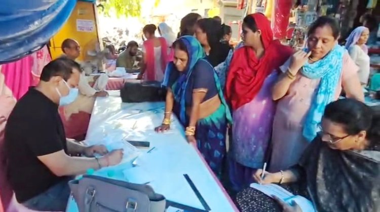 निःशुल्क स्वास्थ्य जाँच शिविर का हुआ आयोजन, क्षेत्रवासियों ने कराई जाँच