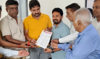 नोएडा टेंट डीलर्स वेलफेयर एसोसिएशन ने डीएम, विधायक, सांसद को सौंपा ज्ञापन