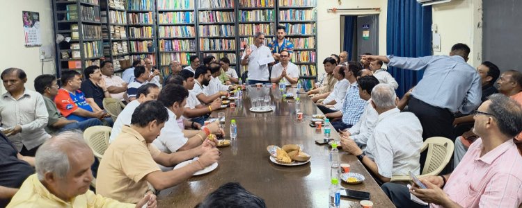 पच्चीस वर्षों से नोएडा में आयोजित हो रहा हैं 'कैप्टन शशिकांत मैमोरियल क्रिकेट टूर्नामेंट'