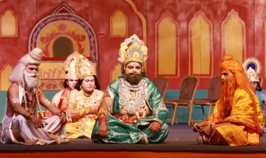 रामलीला के दूसरे दिन राम जन्म से अयोध्या मे खुशी की लहर