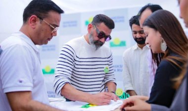 बॉबी देओल ने स्माइल फाउंडेशन में बच्चों के बीच बिखेरी खुशियां