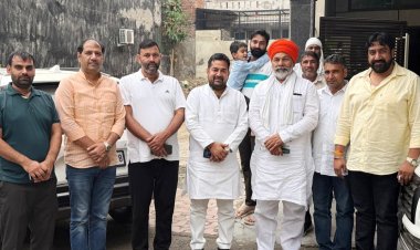 नोएडा से आगरा तक किसानों की लड़ाई का बिगुल, राकेश टिकैत ने बैठक बुलाने के दिए निर्देश 