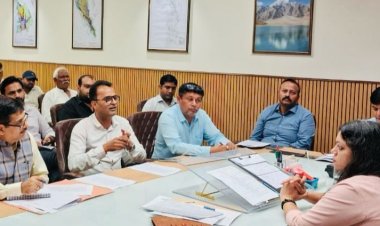 उत्तर प्रदेश युवा व्यापार मंडल ने डीएम के समक्ष रखी व्यापारियों की परेशानियां