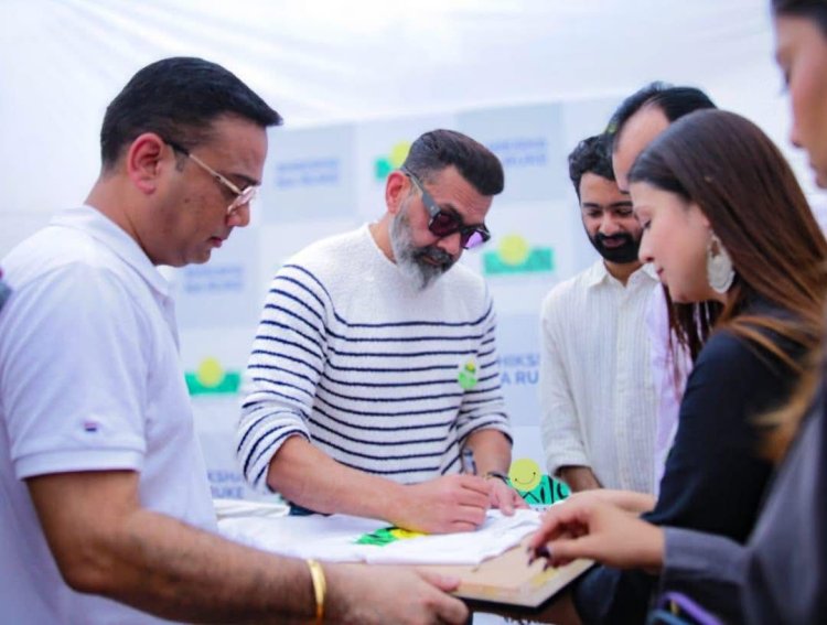 बॉबी देओल ने स्माइल फाउंडेशन में बच्चों के बीच बिखेरी खुशियां