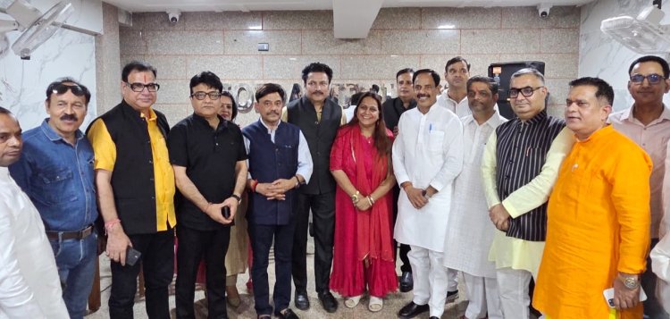बबीता शर्मा के भजनों ने एनएमसी दीपावली मिलन को बनाया खास