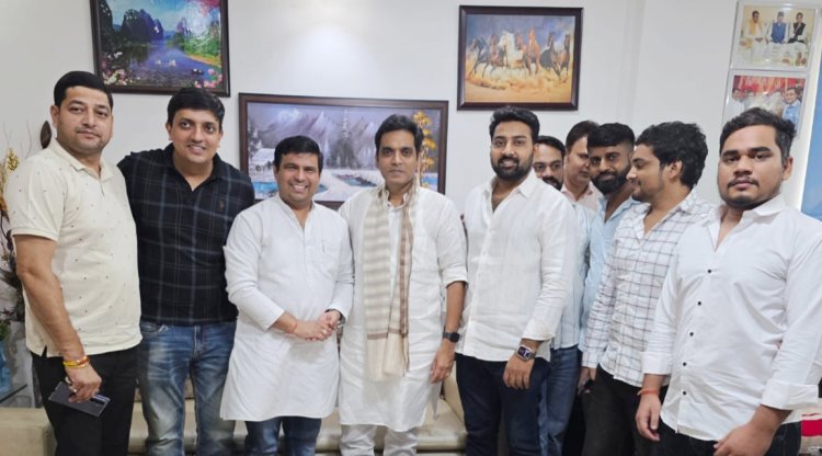 विधायक पंकज सिंह ने किया नोवरा से संवाद , कई  ग्रामीण मुद्दों पर बनी बात