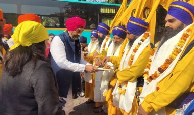 गुरु ग्रंथ साहिब जी की अगवाई में पंज प्यारें जी के साथ निकाला गया  नगर कीर्तन, जगह-जगह हुआ स्वागत