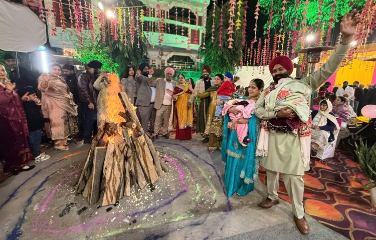 परमजीत सिंह भामरा की जुड़वां पोतियों ने मनाई पहली लोहड़ी