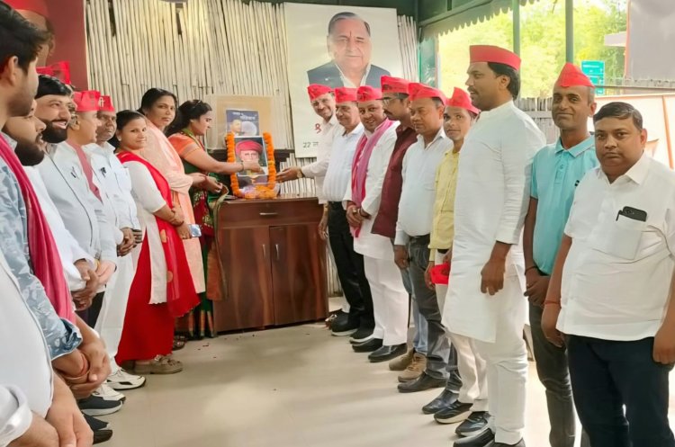 सपा महानगर अध्यक्ष आश्रय गुप्ता पार्टी कार्यक्रमों को लेकर निष्क्रिय