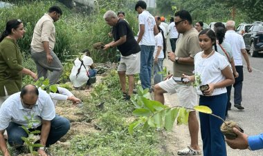 लायंस क्लब दिल्ली वेज की अनूठी पहल—वृक्षारोपण और औषधीय पौध वितरण अभियान शुरू