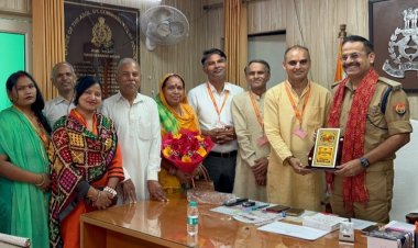 विश्व हिंदू महासंघ के प्रतिनिधिमंडल ने नवनियुक्त पुलिस अधिकारियों से की शिष्टाचार भेंट, किया सम्मानित
