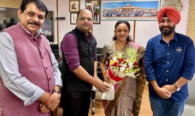 प्रदेश कांग्रेस अध्यक्ष अराधना मिश्रा से मिले NHRF अध्यक्ष निखिल सिंघल, नोएडा के प्रमुख मुद्दों पर हुई चर्चा