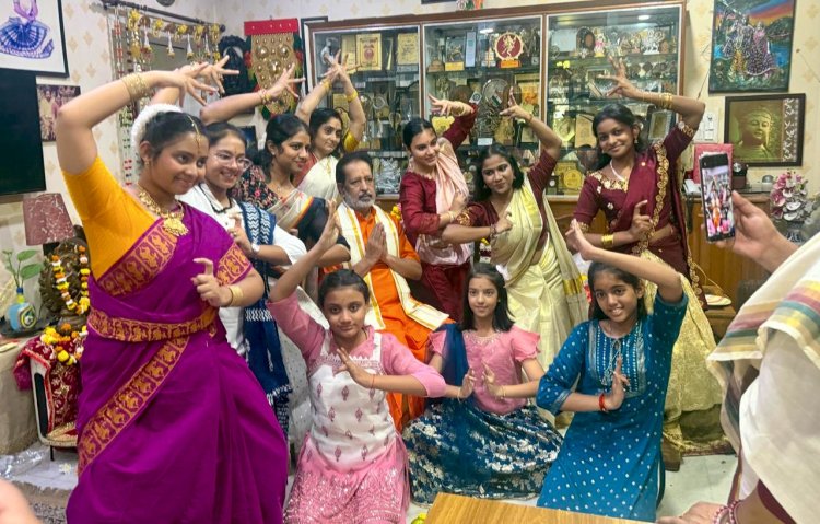 श्रद्धा और भक्ति के साथ मनाया गया विद्यारंभम् एवं घुंघरू पूजन