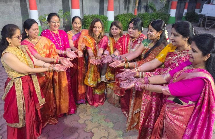 सेक्टर 105 में अत्यंत भव्यता और आत्मीयता के साथ संपन्न हुआ करवा चौथ उत्सव