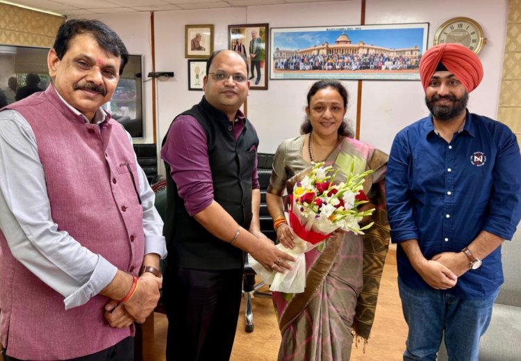प्रदेश कांग्रेस अध्यक्ष अराधना मिश्रा से मिले NHRF अध्यक्ष निखिल सिंघल, नोएडा के प्रमुख मुद्दों पर हुई चर्चा